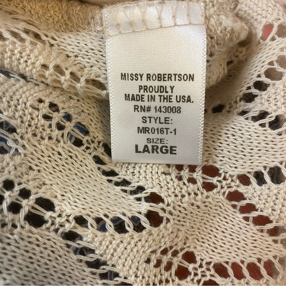 Missy Robertson Crochet Knit Top Size Large Embroidered Cross Wearable Art - Picture 8 of 11